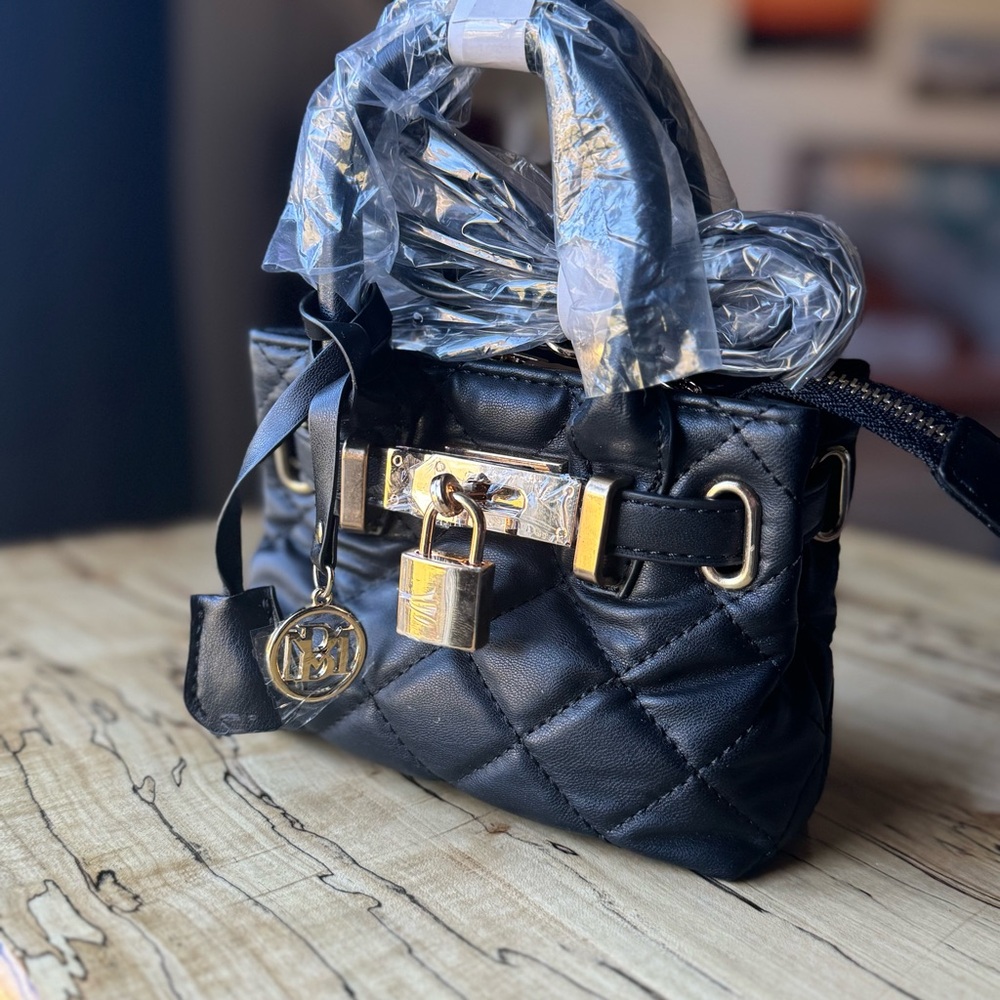 NWT Badgley Mischka Mini Diamond Quilted Tote w/ Front Lock